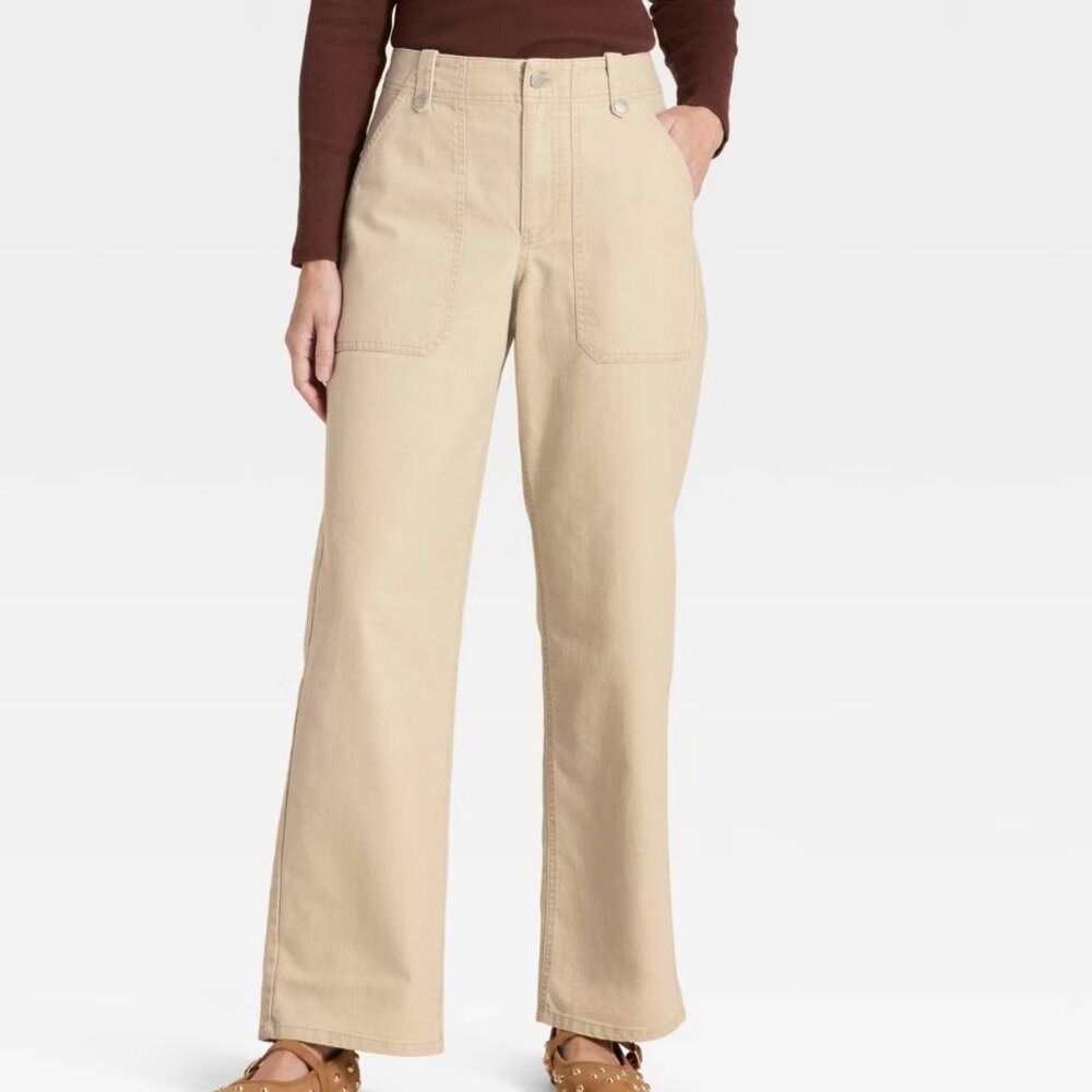 Mid-Rise Straight Leg Cargo Pant!